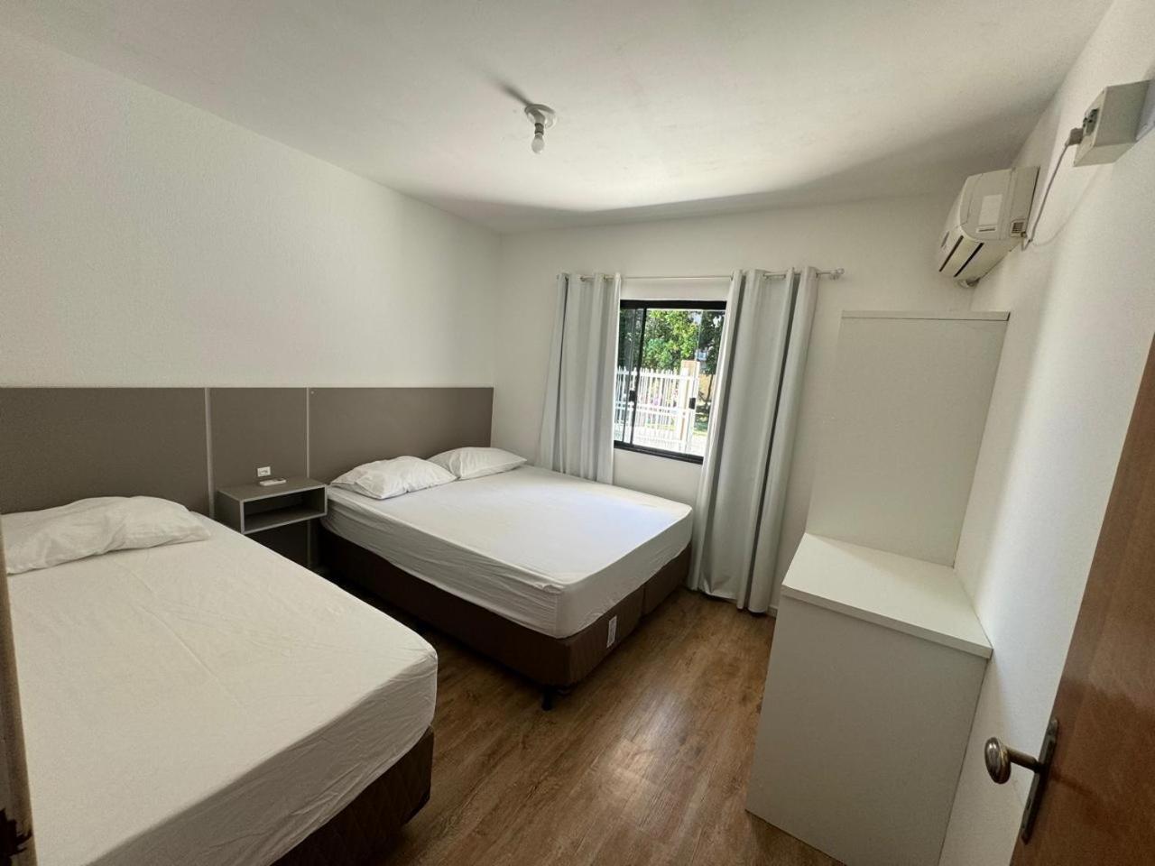 Residencial Montoski ボンビーニャス エクステリア 写真